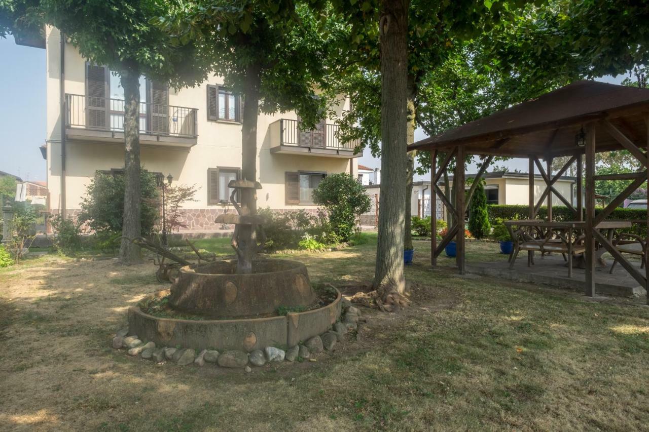 B&B Le Camelie Bareggio Zewnętrze zdjęcie